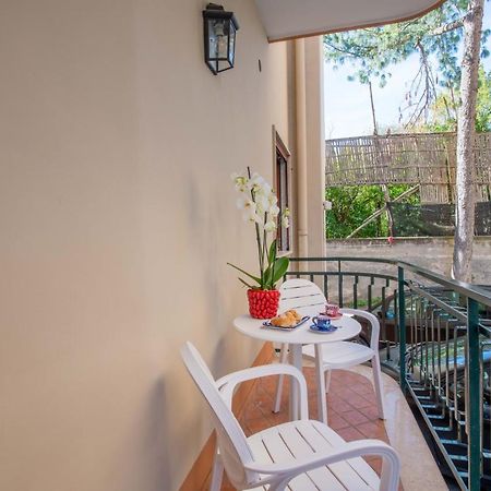 Solymar Due Apartment Sorrento Luaran gambar