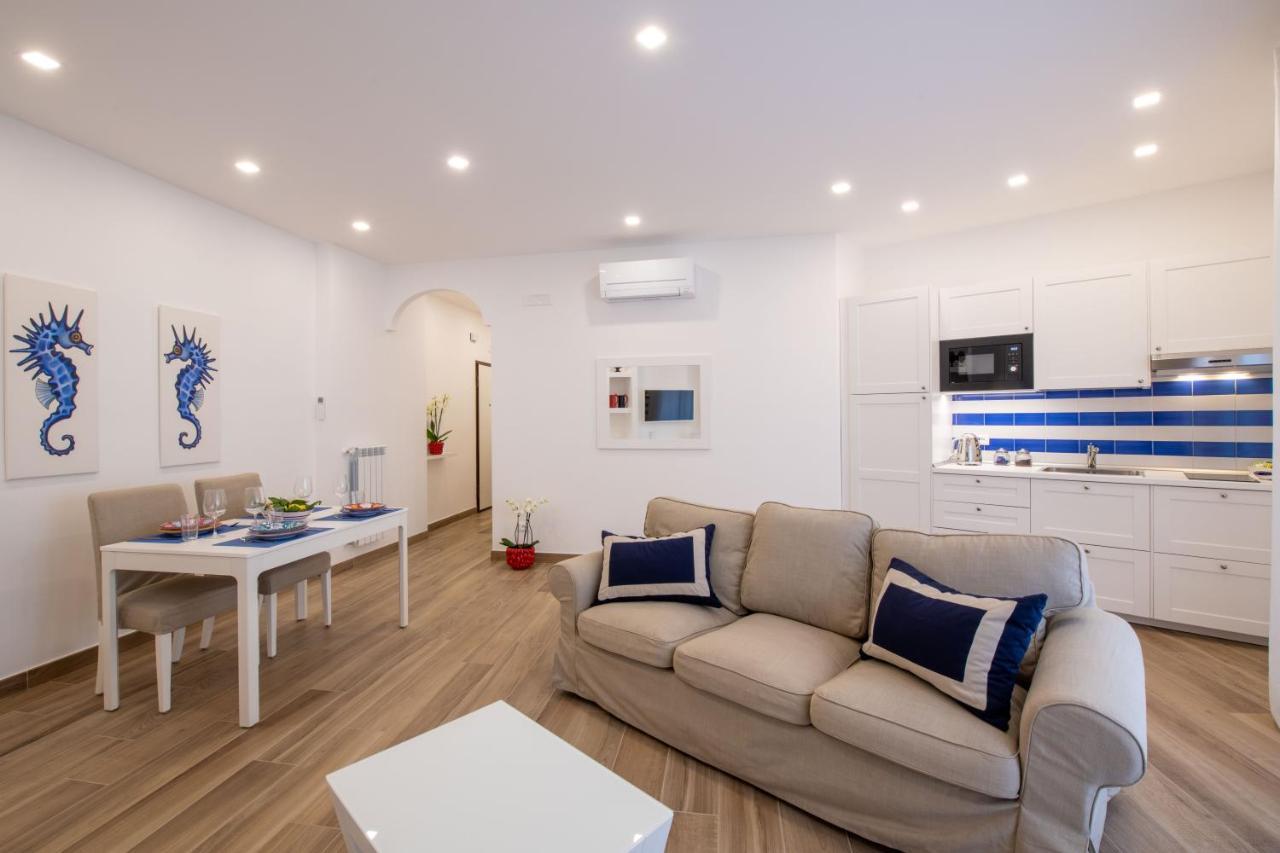 Solymar Due Apartment Sorrento Luaran gambar