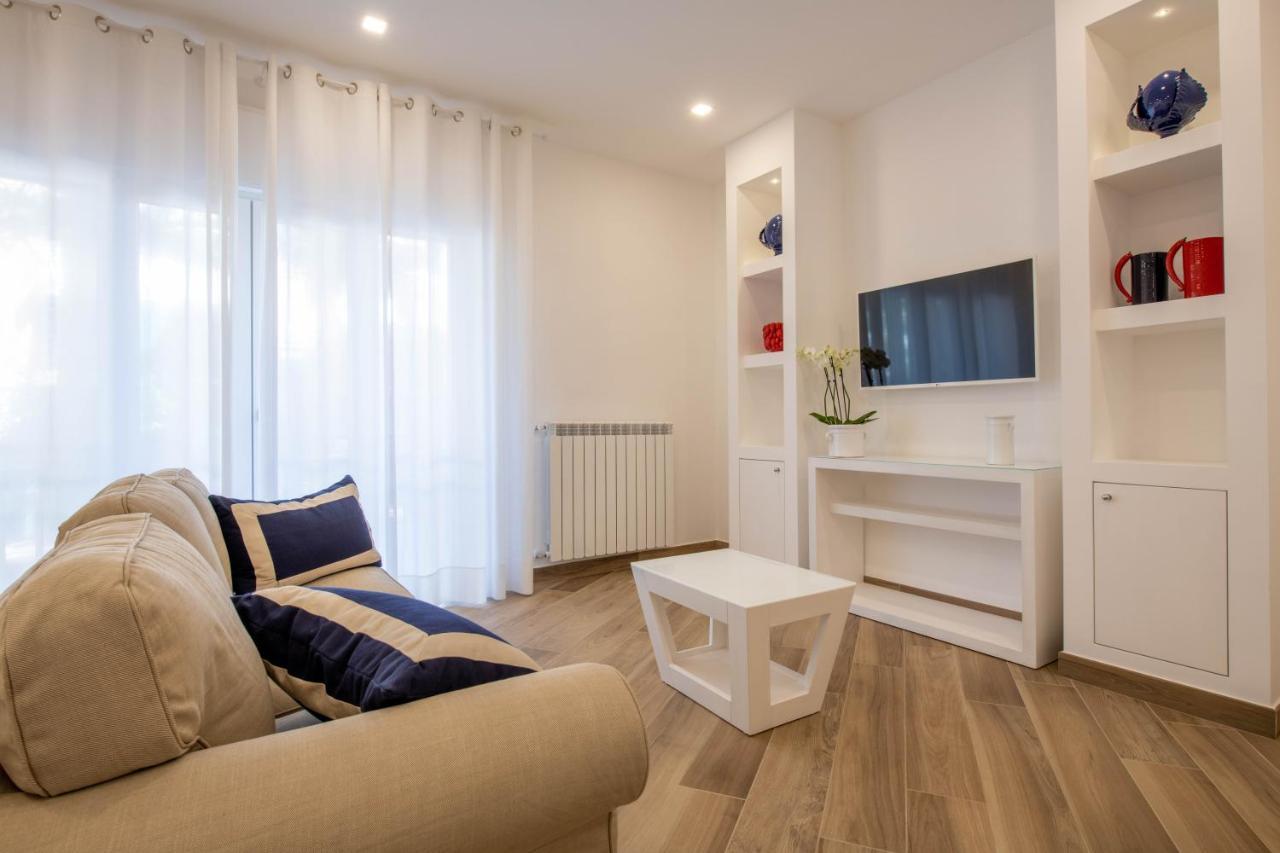 Solymar Due Apartment Sorrento Luaran gambar