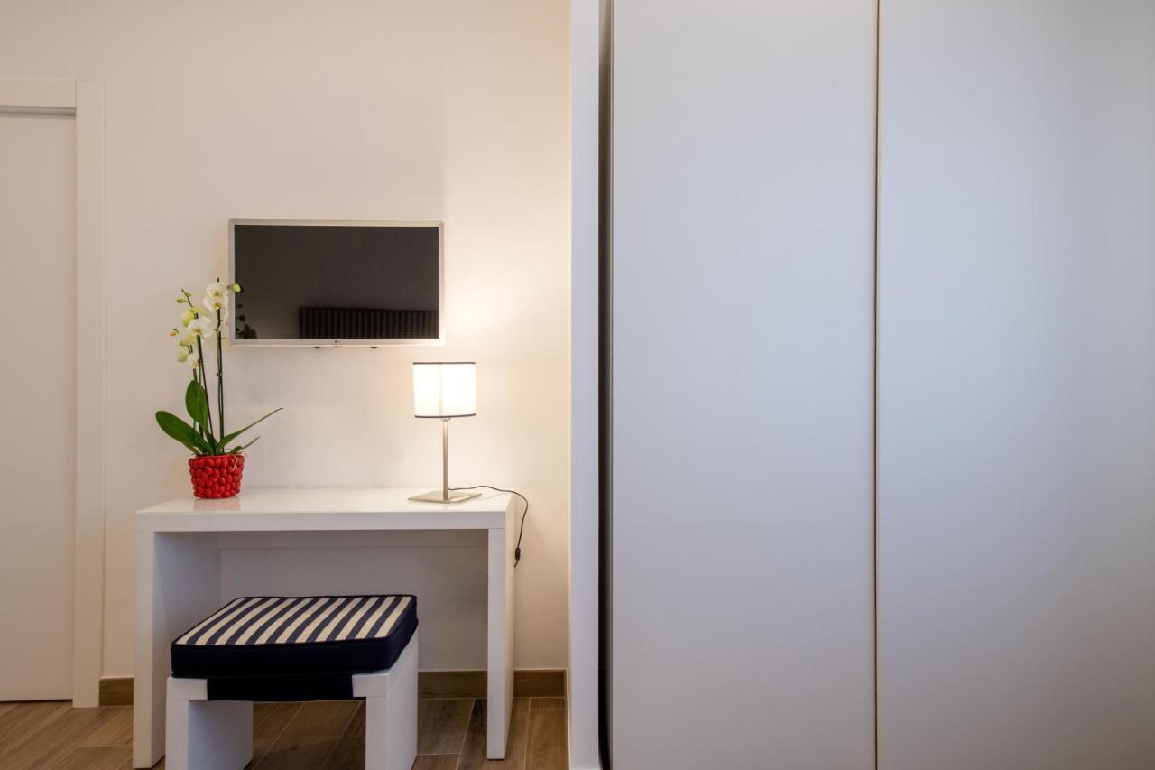 Solymar Due Apartment Sorrento Luaran gambar
